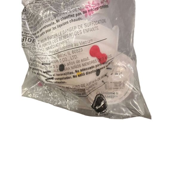 Hello Kitty Tea Cup Figure  2017 - Picture 3 of 4